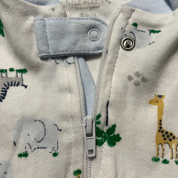 NWT KYLE & DEENA NY 1 piece sleepwear for Baby’s 6-9 months . 🦒🦓🦛🐒🌴🌴 - Picture 3 of 5